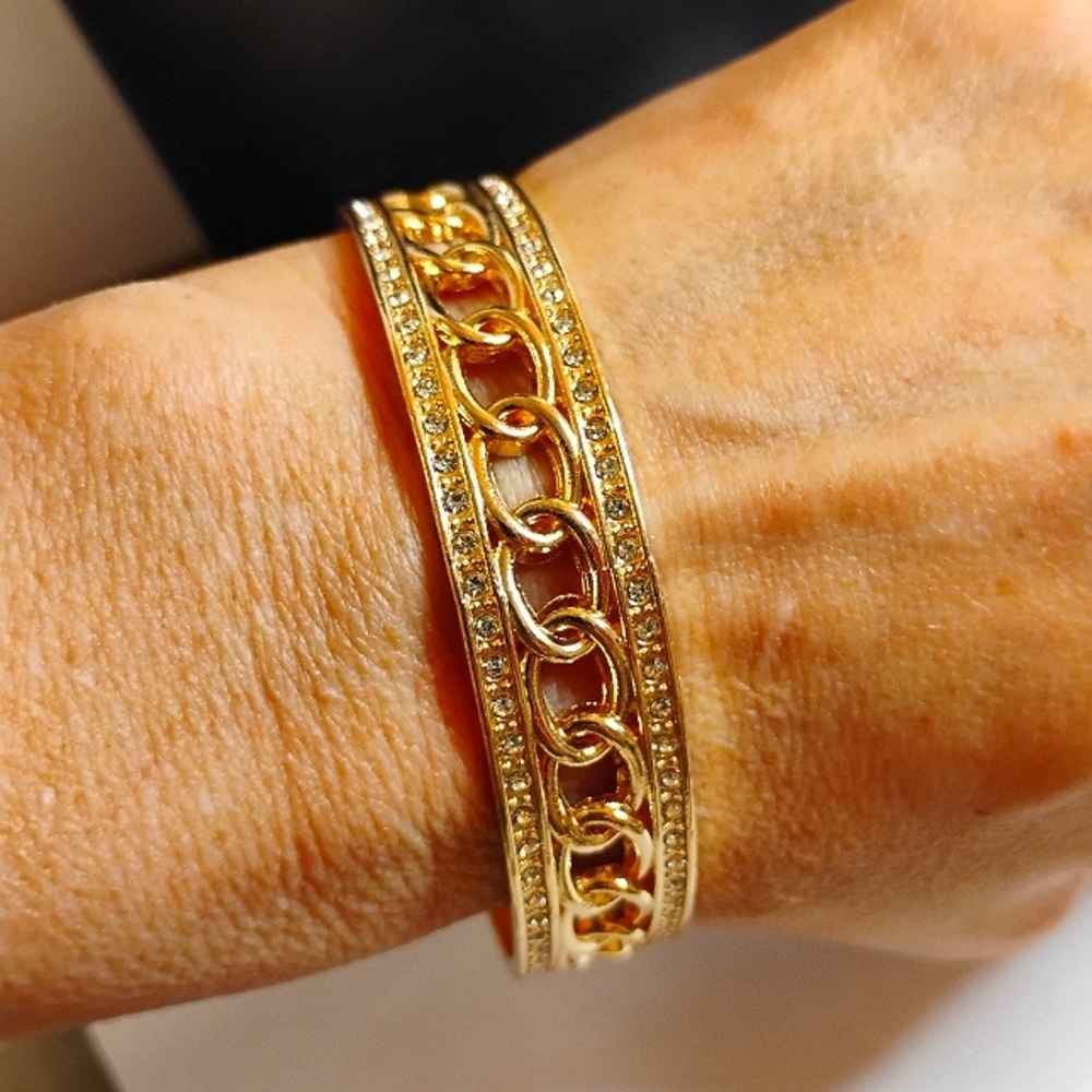 Vintage Gold Tone Link And Rhinestone‎ Bangle